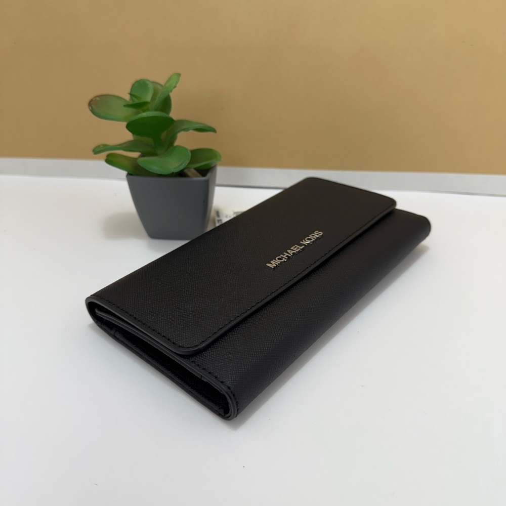 Michael Kors Wallet Trifold - Picture 7 of 9